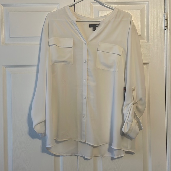 🛍️ 2/$20 White long sleeve blouse (2 sizes) - Picture 1 of 6